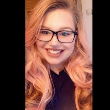 Lisa Seifried's Instagram, Twitter & Facebook