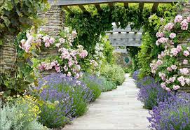 Eine Reise Durch Englands Gartenschatze Garten Garten Gestalten Mediterraner Garten