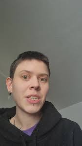 Anna Rose (@spookypatootie)'s video of black polish