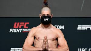 Since prochazka stands rather hunched, those body kicks should be hugely effective. Q8vwh3czzzqiwm