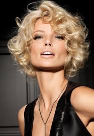 Bob haarschnitte sind heutzutage sehr beliebt und werden oft bevorzugt. Voll Im Trend Die Schonsten Bob Frisuren Der Stars Bob Frisur Lockige Bob Frisuren Frisuren