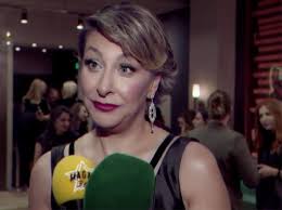 Güçlü, özgür, genç ve cesur gözükmek için