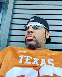 Rolling Loud Miami attendee seeking friends for fun