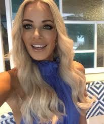 Simone Elliott's Instagram, Twitter & Facebook