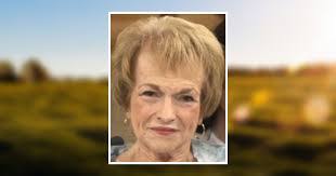 Kendra Holt's Instagram, Twitter & Facebook