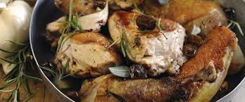 1 confezione di faraona in pezzi olio, vino bianco, sale, salvia e rosmarino. Faraona Alle Olive Nere La Ricetta Magazine