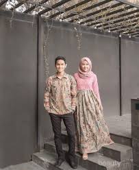Hal ini karena, kamu harus memilih tampilan yang. Sungguh Serasi Inilah Inspirasi Baju Batik Couple Biar Lebih Kompak