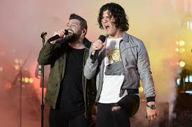 See dan and shay, chevel shepherd sing 'speechless' on 'voice' finale guest performers on results show include dierks bentley, kelly rowland and the doobie brothers Dan Shay With Jonas Brothers Perform Tequila In Nashville