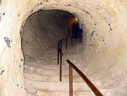 La Roche Guyon L Escalier Creuse Dans La Craie Menant Au Donjon La Roche Guyon Chateau Chateau France