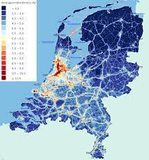 Nederland kleurt rood op kaart met reisbestemmingen, italië grotendeels groen. Ruimte Atlas Leefomgeving