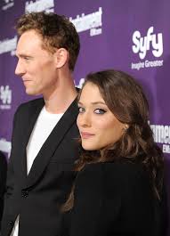 Born katherine victoria litwack on 13th june, 1986 in bryn mawr, pennsylvania, usa, she is famous for shorts, the house bunny, nick and norah's infinite playlist, charlie bartlett, and 2 broke girls. Anthony Hopkins Kat Dennings Zachary Levi Chris Hemsworth Jaimie Alexander Tom Hiddleston Kat Dennings And Tom Hiddleston Photos Zimbio