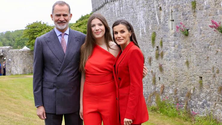 La emoción de los reyes Felipe y Letizia en la graduación de la infanta  Sofía