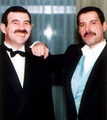 He died on new years day 2010 but although he too contracted hiv like freddie, the breakthroughs in medicine came in time to save his life and he. 20 Rarely Seen Photos Of Freddie Mercury And His Boyfriend Jim Hutton Photos Jim Hutton Freddie Mercury Queen Freddie Mercury Freddie Mercury Boyfriend