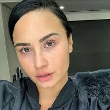 Official online store of demi lovato. Demi Lovato Shows Off Barefaced Selfie Proud Of My Freckles Proud Of My Booty Chin Gma