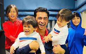 Sheikh muszaphar shukor al masrie bin sheikh mustapha (born 27 july 1972) is a malaysian orthopaedic surgeon and the first malaysian commercial astronaut. Dr Sheikh Muszaphar Shares His 10 Parenting Criteria In Handling Twins Hype Malaysia