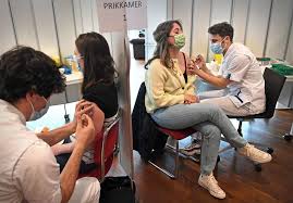 De ggd kan de afspraak dan omzetten naar vaccinatie met janssen, op een ander moment. Exit Janssen Vaccin Een Goed Vaccin Maar Er Zijn Betere De Volkskrant