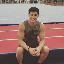 This guy has the world agreeing that he has the word gorgeous written all over him. Arthur Nory Oyakawa Mariano Humor Lucu Selebritas Lucu