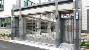 Những mẫu phụ kiện cửa cuốn nổi trội, là bạn của mọi gia đình Việt chỉ