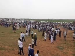 Abwaan sangub maanso / abwaan cabdullaahi sangub oo maanso ku guhaamay madaxda soomaalida ee qaranimada dalka hortaagan dhageyso puntla. Marxuum Abwaan Maxamuud Cabdilaahi Ciise Sangub Oo Aas Qaran Loogu Sameeyay Magalada Jigjiga Sawirro Dhamays Media Group