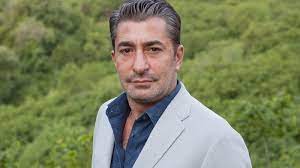 Diyarbakırlı olmasına rağmen elazığ doğumlu olan petekkaya, çocukluğunu i̇stanbul, anadolu yakası'nda geçirmiştir. Erkan Petekkaya Kac Yasinda Erkan Petekkaya Kimdir Kac Yasinda Berta News