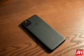 The pixel 5a with 5g is similar to apple's affordable option but is more expensive with dual cameras and a larger oled screen. Uqhcx4mnjxt0km