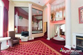 Room 1 wingate by wyndham wisconsin dells waterpark. 8 Fun Hotels For The Cheesiest Valentine S Day Getaway Ever Oyster Com