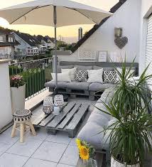 Es Gibt Komfort Und Freude Im Fokus Dieses Hauses Garten Pergola Balcony Decor Small Balcony Decor Apartment Balcony Decorating