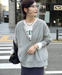 Elle Quesada｜shein.comのスカートを使ったコーディネート