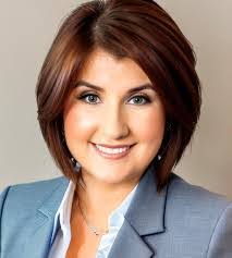 Lynda Reich's Instagram, Twitter & Facebook