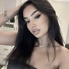 Amanda Olvera (@AmandaO21221372)