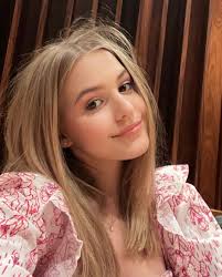 Fan girling sooo hard!!! Emily Hampshire liked my comment