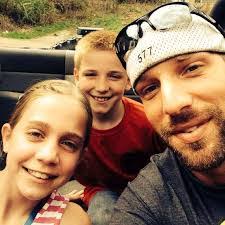 Lisa Picklesimer's Instagram, Twitter & Facebook