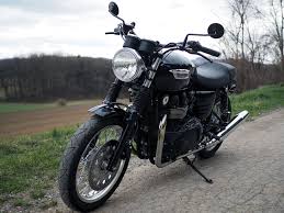 Triumph Thruxton 900