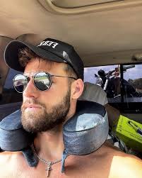 Mitch 🚀 (@mitchelleason) · Instagram photos and Reels