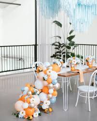 Balloon Table Runner Styling Planning The Confetti Room Flawlesseventcreations Balloons The Confetti Room Flowers Flawl Table Display Styled Shoot Balloons