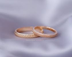 Basak Desenli Zarif Farkli Vintage Ve Ince Alyans Modeli Rose Altin Alyans Tasarim Alyans Vintage Wedding Bands Wedding Ba Alyans Fashion Ring Alyans Yuzuk