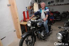 Alle preise verstehen sich inkl. Ein Ganzes Wohnzimmer Voller Motorrad Traume Onetz