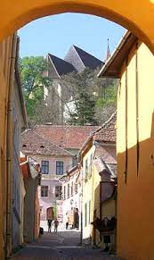 La prima vedere poate nu exista nicio asemanare intre cele doua domenii. SighiÈ™oara Wikivoyage