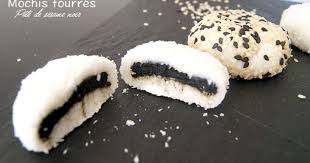 Mochis Japonais Fourres A La Pate De Sesame Noir Recette Par Tchoup Cooking Pate De Sesame Noir Recette Mochi Pate De Sesame