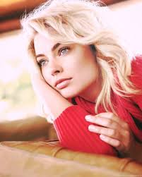 This is a free movies wallpaper in jpg format and without any watermark. 33 Amazing Photos Of Margot Robbie From The Wolf Of Wall Street Desktop Background