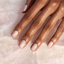 Uñas pintadas con esmaltes de colores fáciles de hacer. 12 Colores De Unas Que Son Per Fec Tos Para Morenas