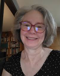 Voice of Perspectives... Susanna Whitman is a Lexingtonian, dual  national—American and British—multigenerational Unitarian Universalist and  member of First Parish, where she chairs the Eighth Principle  Implementation Team. She and her husband, Jonathan