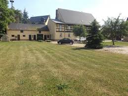 Auf unserem bauernhof mit vielen tierarten befinden sich 3 getrennte ferienwohnungen, die bei das auto kann direkt an der wohnung abgestellt werden. Bauernhof Mit Nebengelass In Thuringen Treben Bauernhaus Kaufen Ebay Kleinanzeigen Bauernhaus Kaufen Bauernhaus Haus
