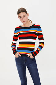 Veja os modelos e cores de blusas que estão disponíveis na marisa! Sueter Com Listras Coloridas Ver Tudo Tricot Mulher Zara Brasil Listras Blusas Listradas Sueter