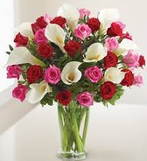 Probabilmente sarai un po' scettico, data la nomea di fiori della gelosia, ma, quando non regalati al partner, le rose gialle sono simbolo di gioia, allegria e solarità! Il Galateo Dei Fiori