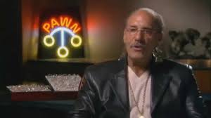 Les gold e i suoi due figli gestiscono il più grande banco dei pegni di detroit. Banco Dei Pugni Sparatoria A Bari