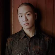 Who wrote “가시 (Thorn)” by Gwangil Jo (조광일)?