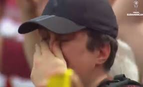 Charla a fondo con el simpatizante que conmocionó con su llanto por colón La Historia Detras Del Hincha De Colon Que Lloro Con Las Palmeras En La Final De La Sudamericana Infoveloz Com