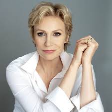 Lauren Major (abitofredhead)