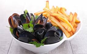 Moules Marinieres Frites Recette Wecook Fr Recette Cuisine Francaise Recette Francaise